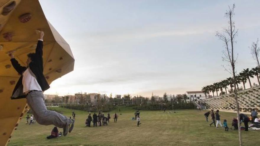 VLC La ciudad estrena la mitad del esperado Parc Central