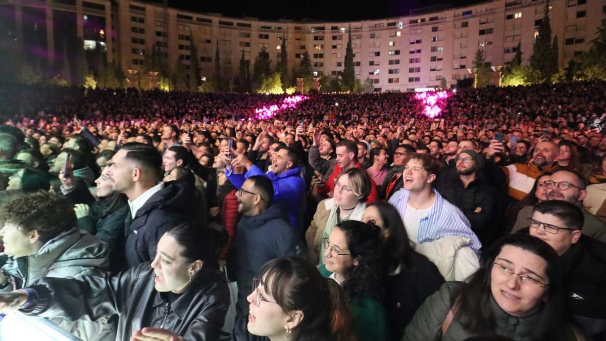 Público asistente a los conciertos del Euroclub que se celebraron en el Auditorio Julio Iglesias durante el "Benidorm Fest 2025"