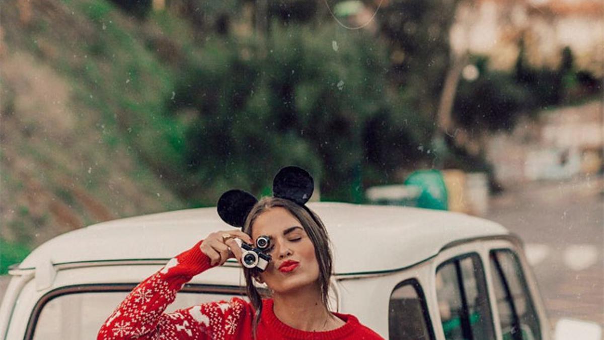 La 'influencer' Jessie Chanes con jersey de Minnie Mouse de C&amp;A