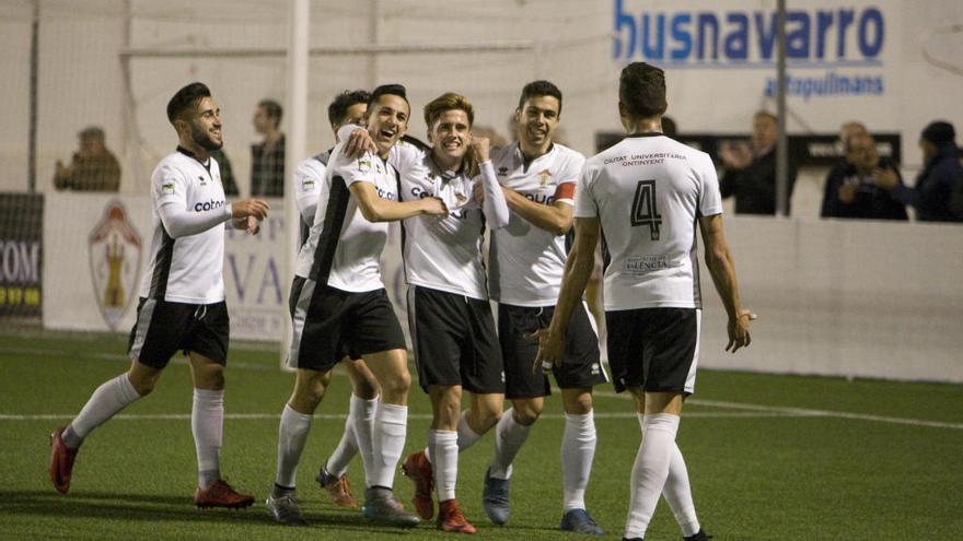 El Ontinyent regala una victoria de Champions