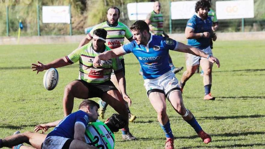 Un lance del partido del Real Oviedo Rugby contra el Eibar disputado el pasado día 7 en el campo de Vallobín.