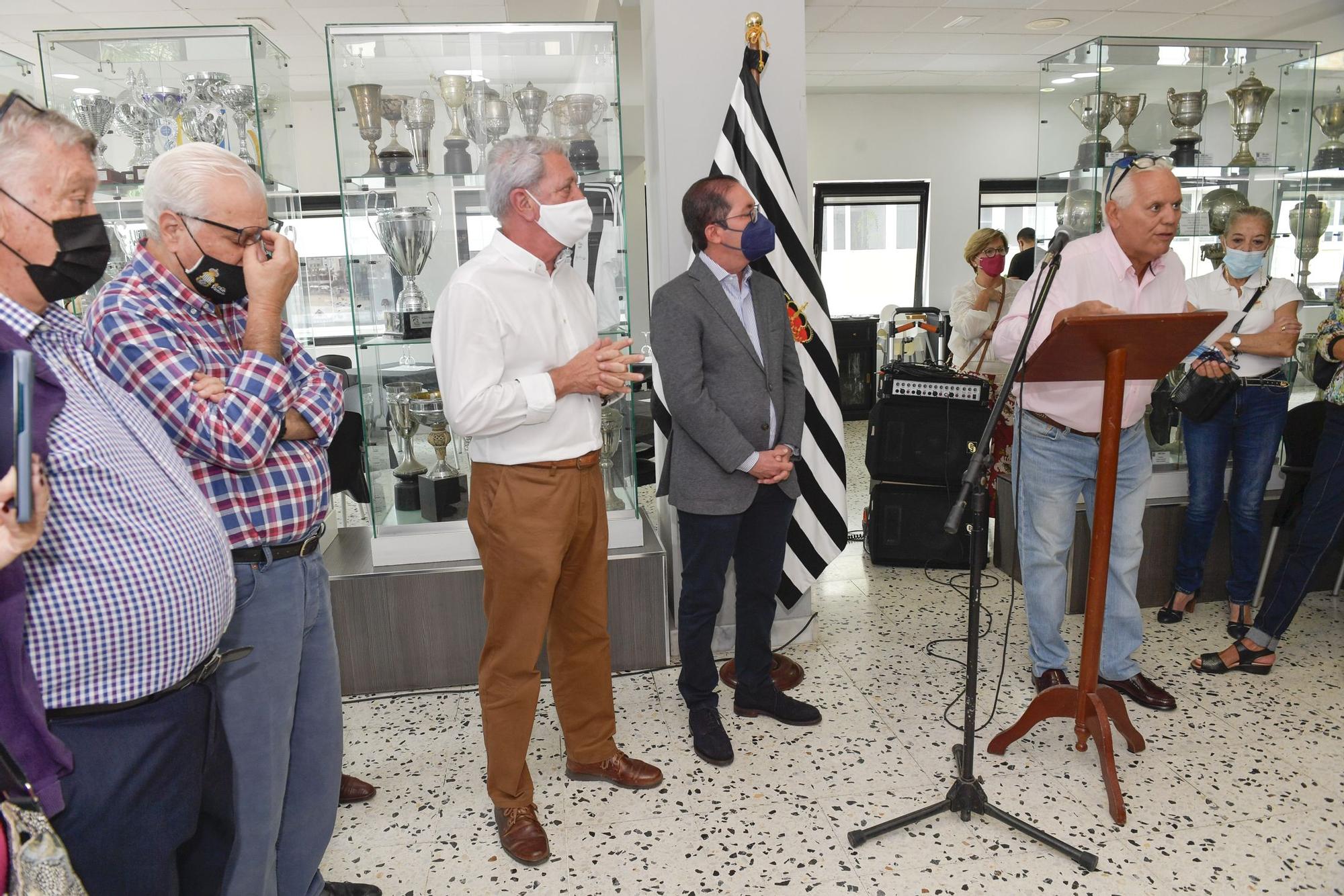Inauguración en el Club Victoria de la exposición dedicada a José Padrón 'El Sueco'
