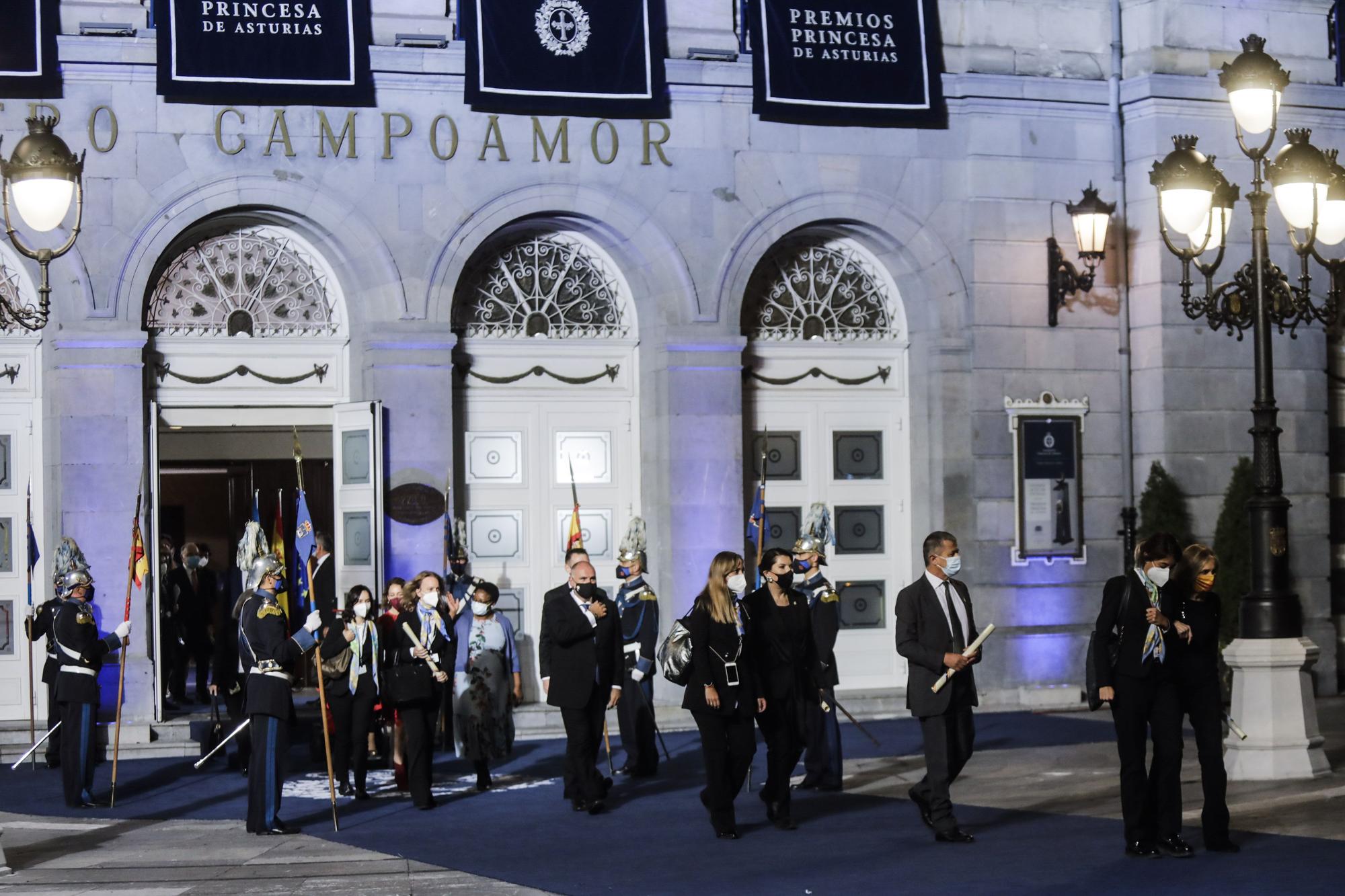 La salida del Camporamor tras la ceremonia de los Premios Princesa de Asturias