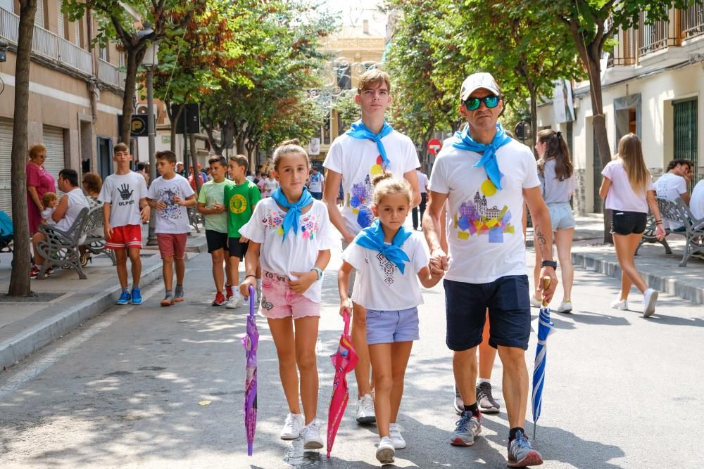 Multitudinaria participación en la tradicional carrera del Ayuntamiento a la plaza Castelar con motivo de la festividad de la Virgen de la Salud