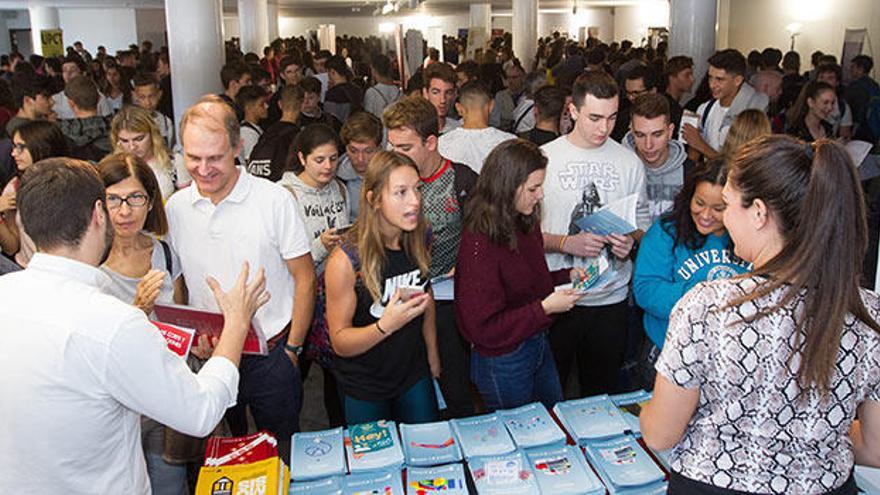 Los asistentes podrán informarse en los estands de los centros públicos y privados de la provincia y del resto de España.