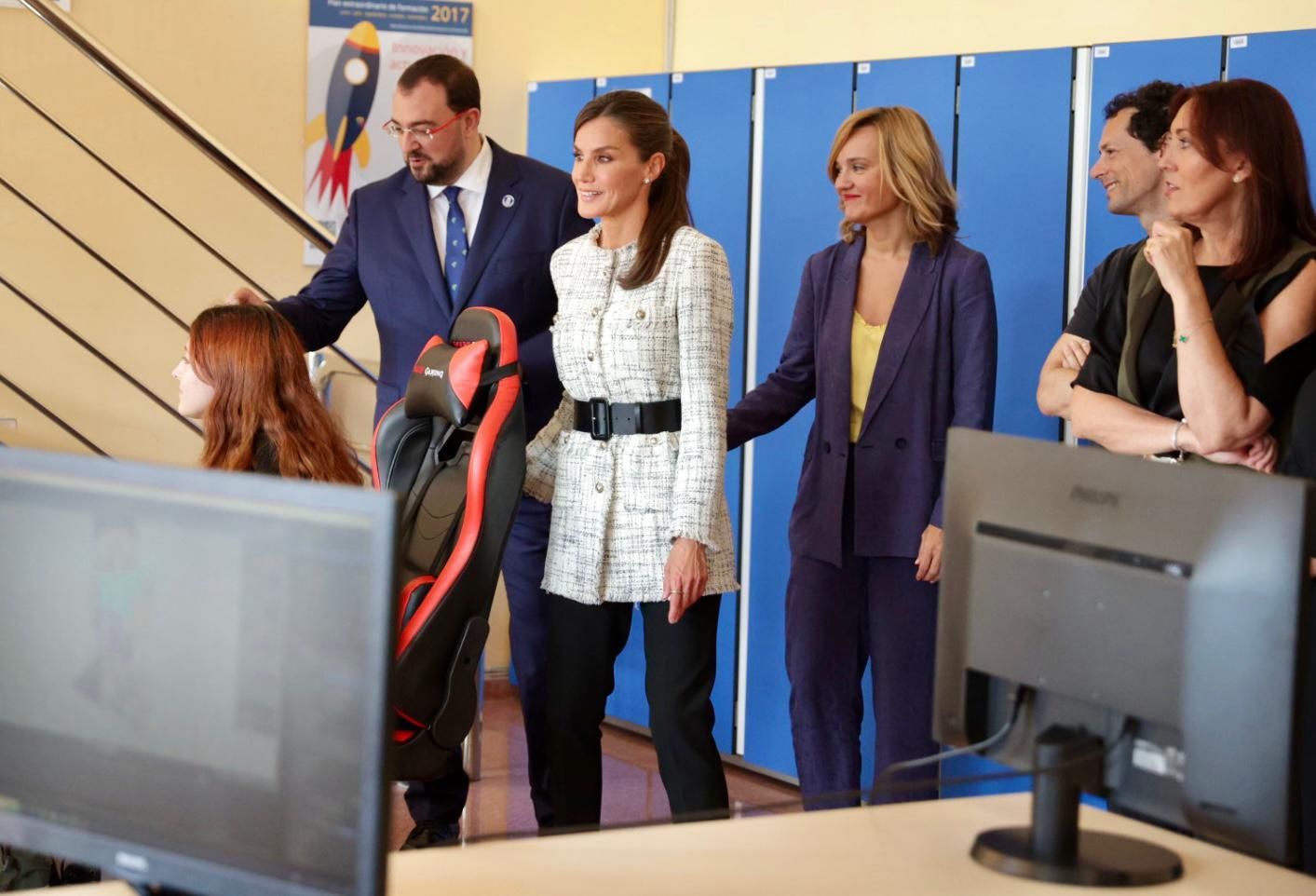 La Reina Letizia inaugura el curso de FP en el Cislan de Langreo