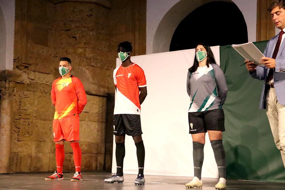 Presentación de las equipaciones del Córdoba CF de la temporada 20-21