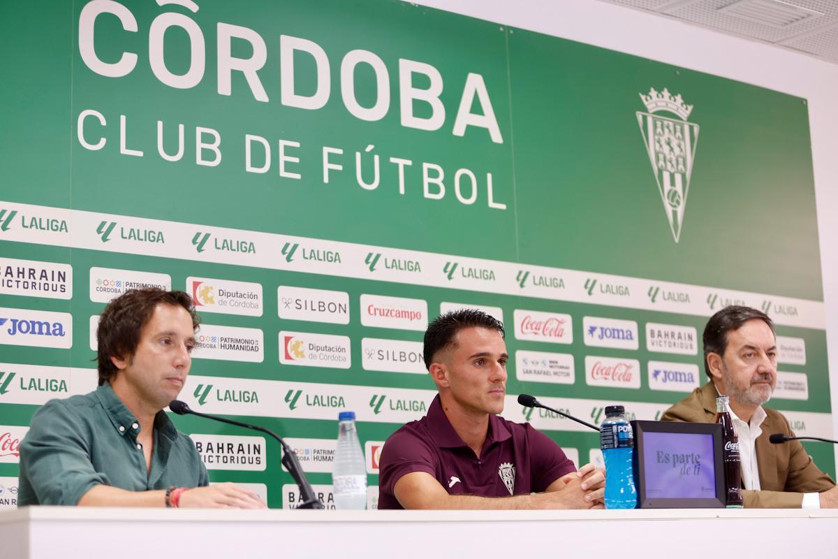 La presentación del jugador del Córdoba CF Diego Bri, en imágenes