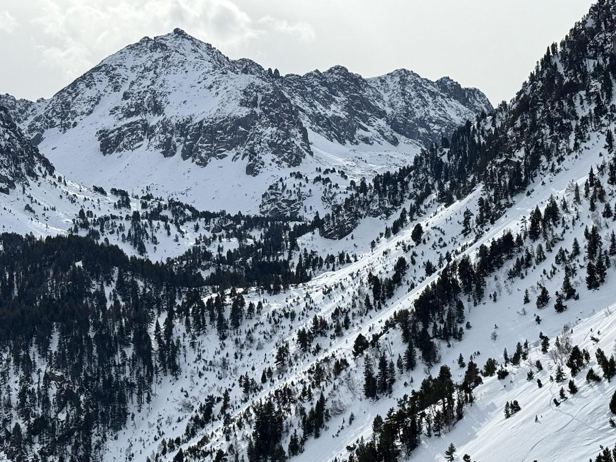 Muntanyes nevades a la zona del port de la Bonaigua, al Pallars Sobirà