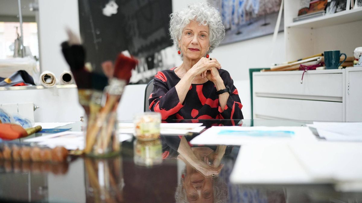Kima Guitart, pintora sobre seda: "Los tejidos nobles embellecen los colores"