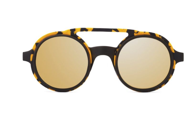 Gafas de sol amarillas, Italia Independent