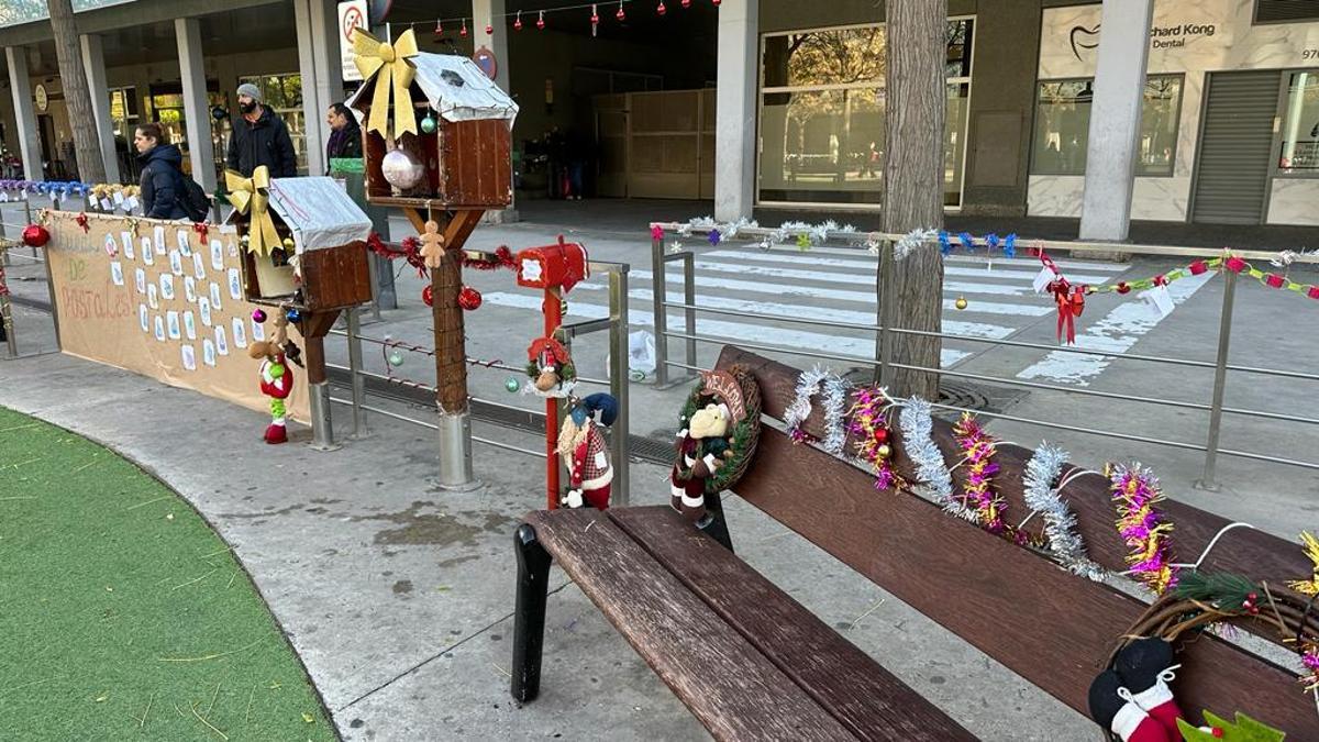 Una de las zonas decoradas en el bulevar de Cuarte.
