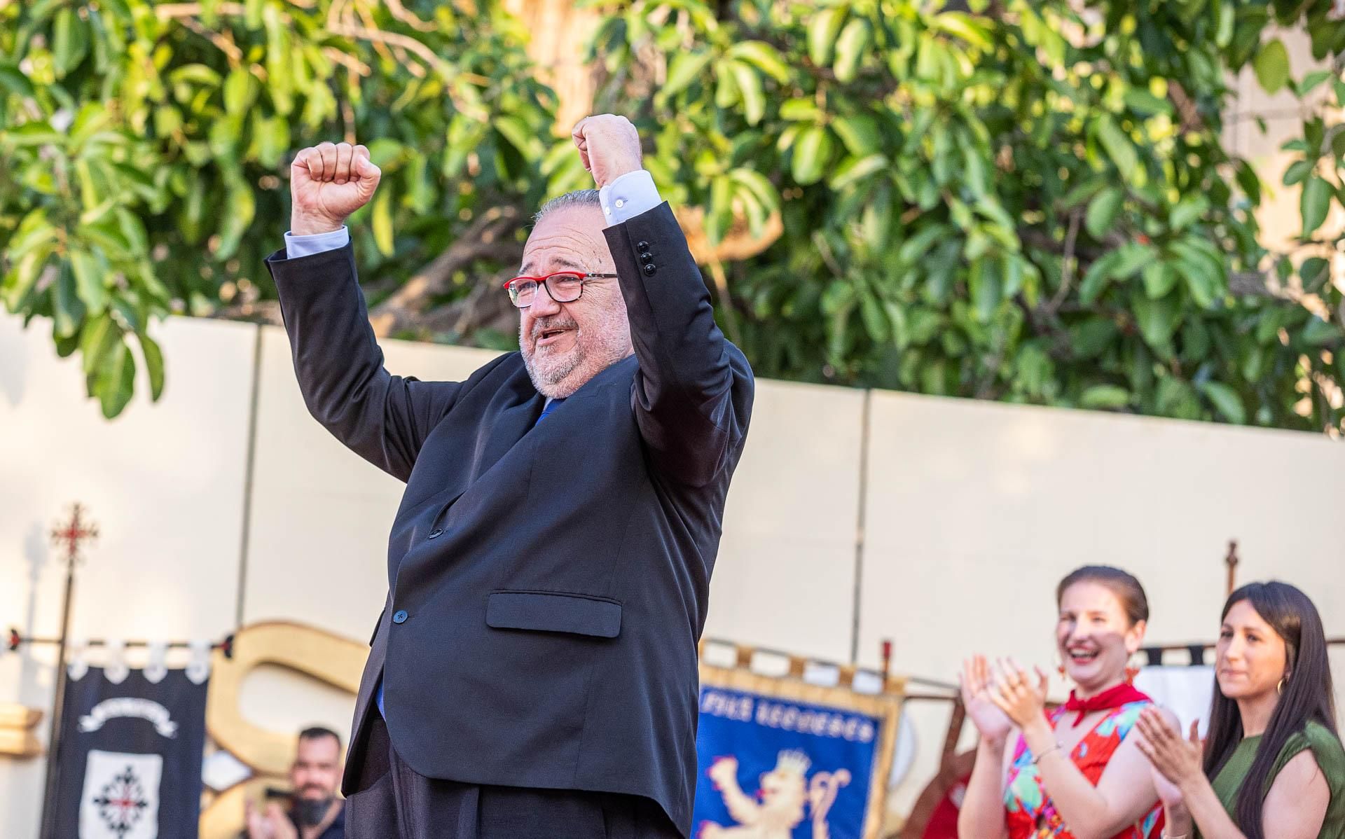 Los Moros y Cristianos de San Blas arrancan con la presentación de cargos y el Pregón