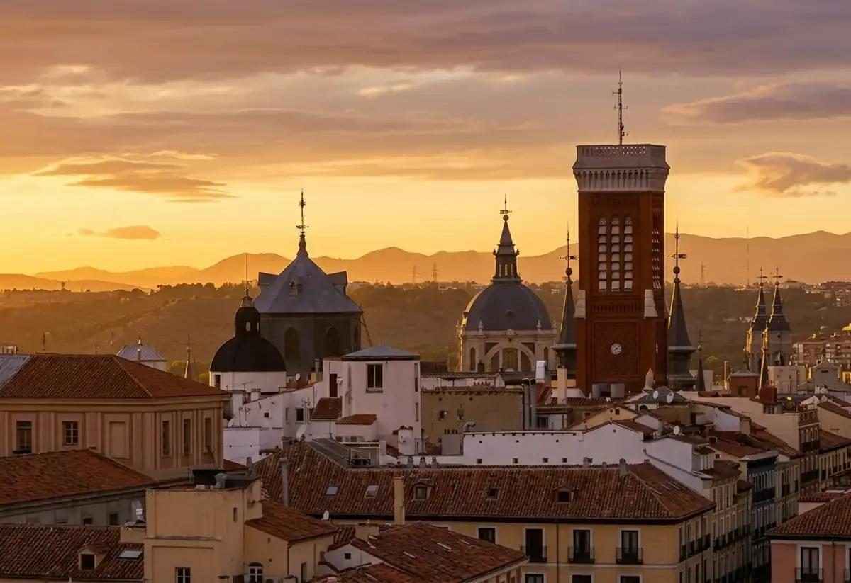 Desde lo más alto se obtiene una amplia perspectiva de Madrid