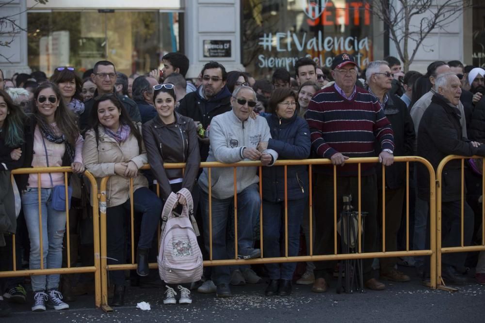 Búscate en la mascletà del 8 de marzo