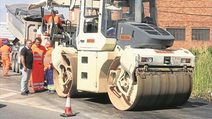 Burriana repara los baches del vial de Nules tras cinco años de quejas