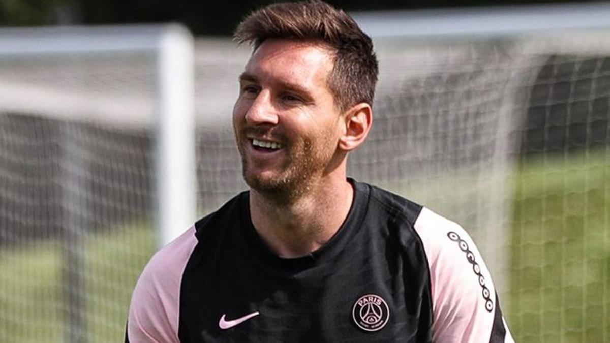 Messi no pierde la sonrisa en los entrenamientos con el PSG