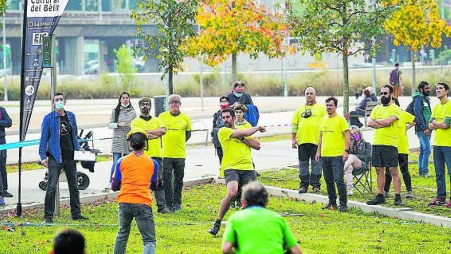 Imatge del torneig de bèlit celebrat durant les fires de l’any passat al Parc Central.  | MARC MARTÍ