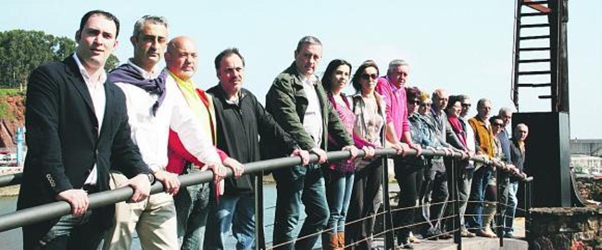 Izquierda Unida presenta en el concejo una lista joven y renovada
