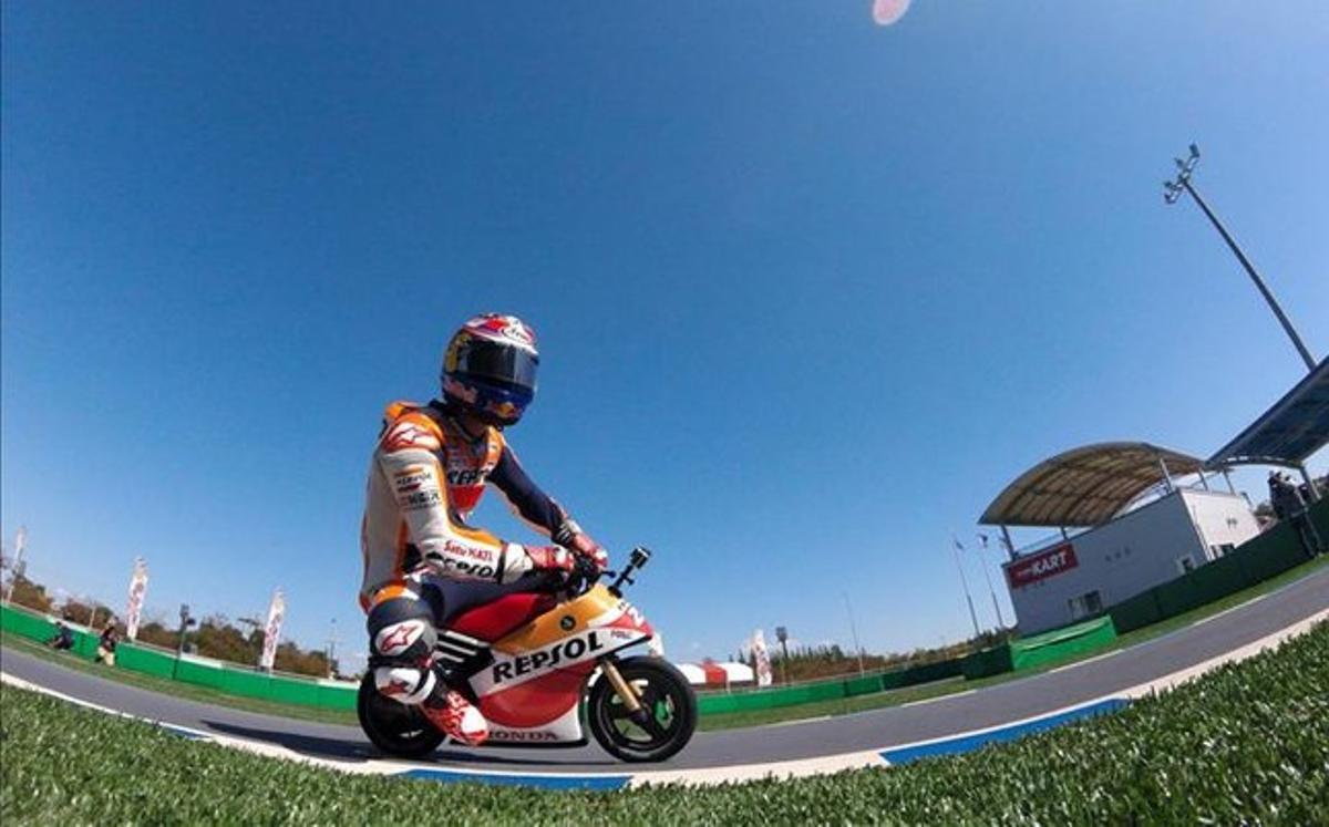 Varios pilotos han participado en una carrera de mini motos en un acto previo al inicio del Gran Premio de Japón Varios pilotos han participado en una carrera de mini motos en un acto previo al inicio del Gran Premio de Japón