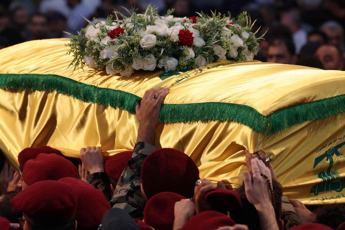 Funeral de Mohammed Nasser, un alto comandante de Hezbollah, en los suburbios del sur de Beirut