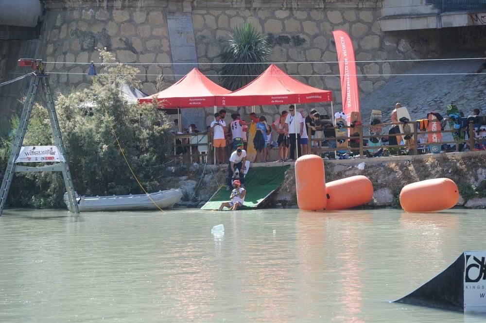 Exhibición de Wakeboard en el Río Segura