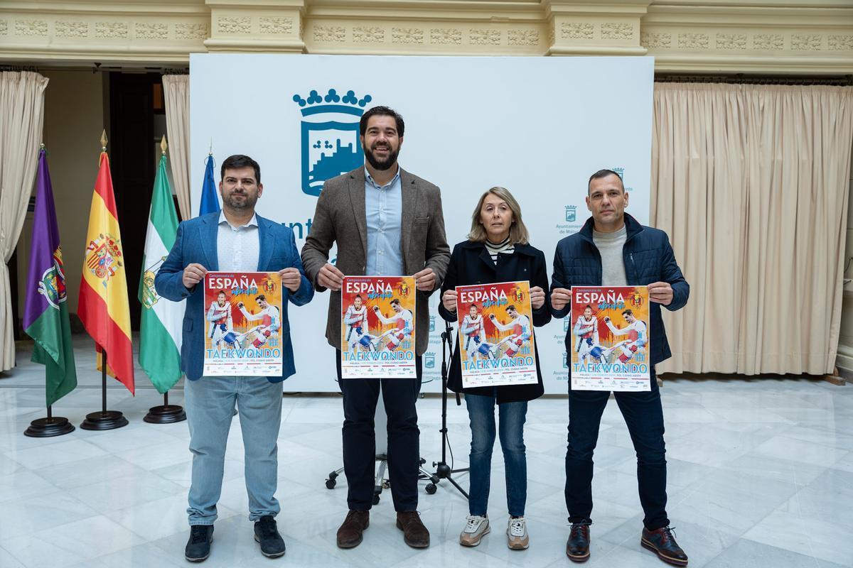 La presentación del Nacional de taekwondo ha tenido lugar este lunes en el Ayuntamiento de Málaga.