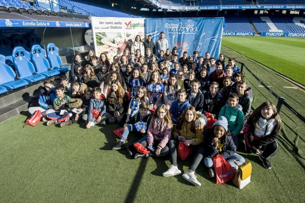 El CEIP Arteixo en Riazor con Valores Branquiazuis