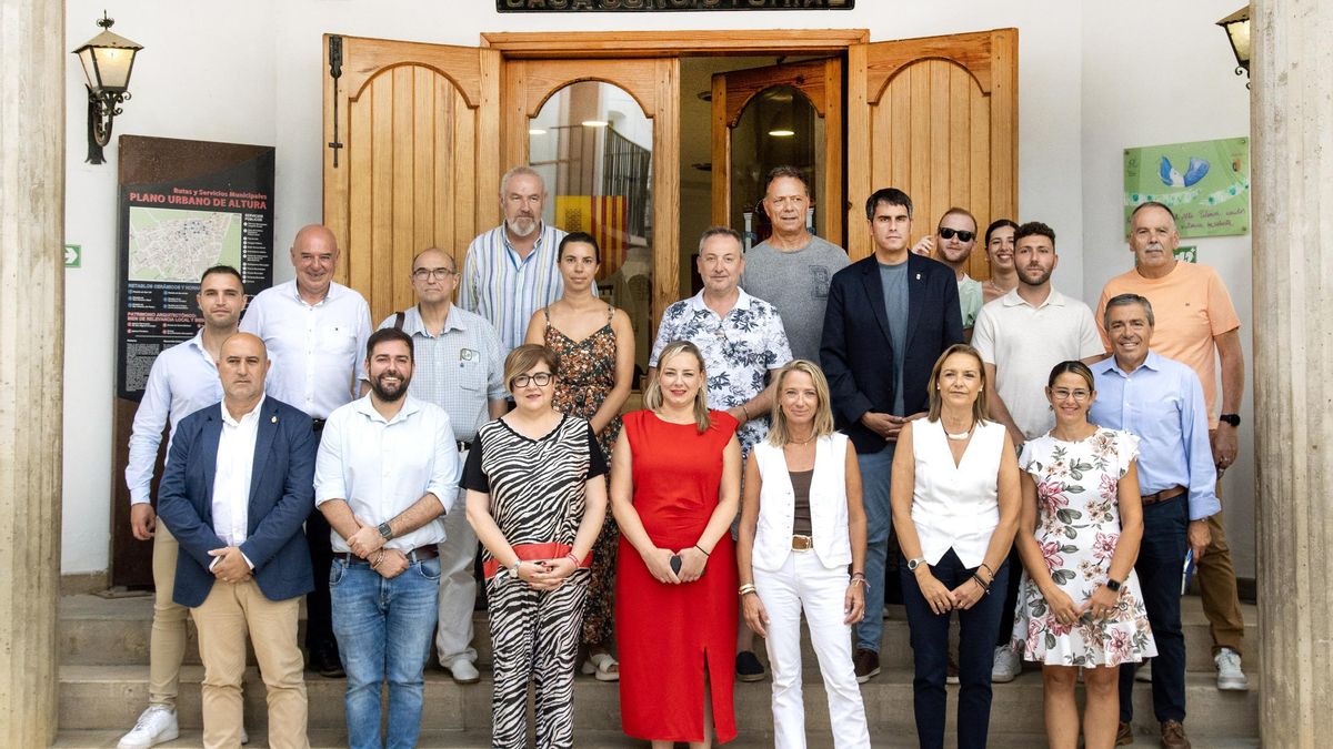 Autoridades y representantes de los municipios beneficiarios del proyecto europeo, en Altura.