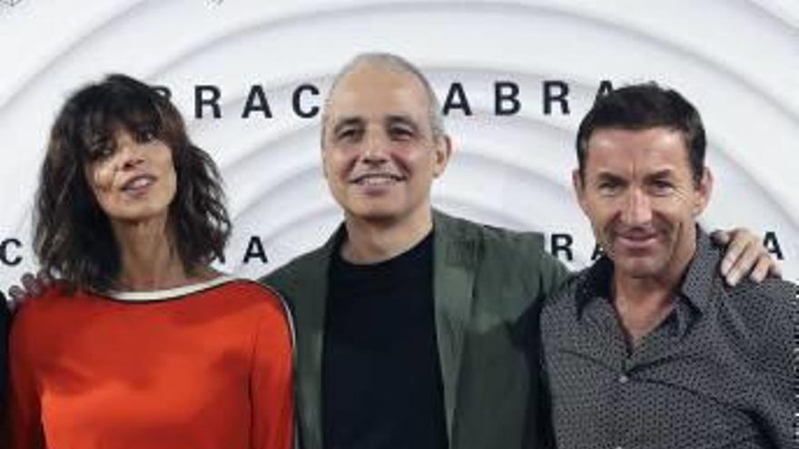 Paco Berger, en el centro, con Maribel Verdú y Antonio de la Torre.