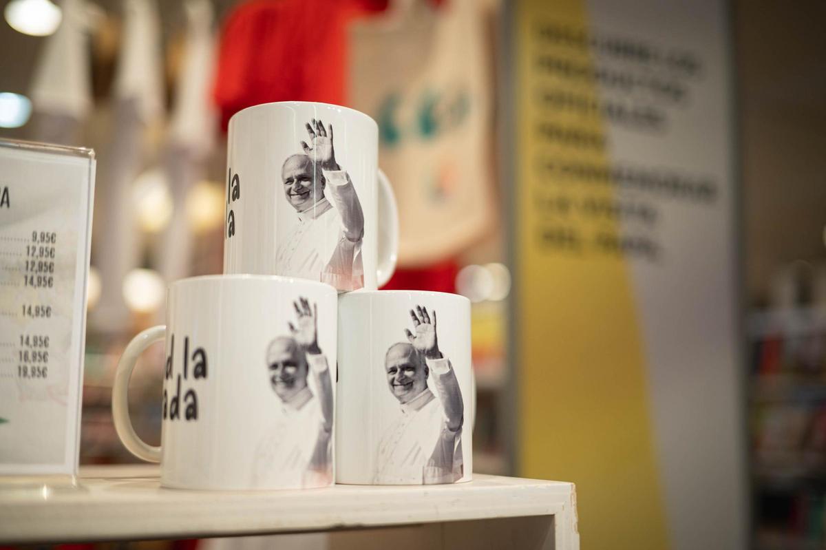 Productos oficiales de la visita del papa en El Corte Inglés