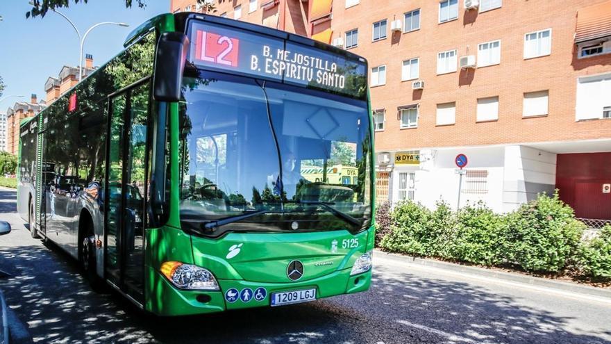 El autobús urbano gana viajeros en Extremadura como en ninguna otra región: más de un millón en julio