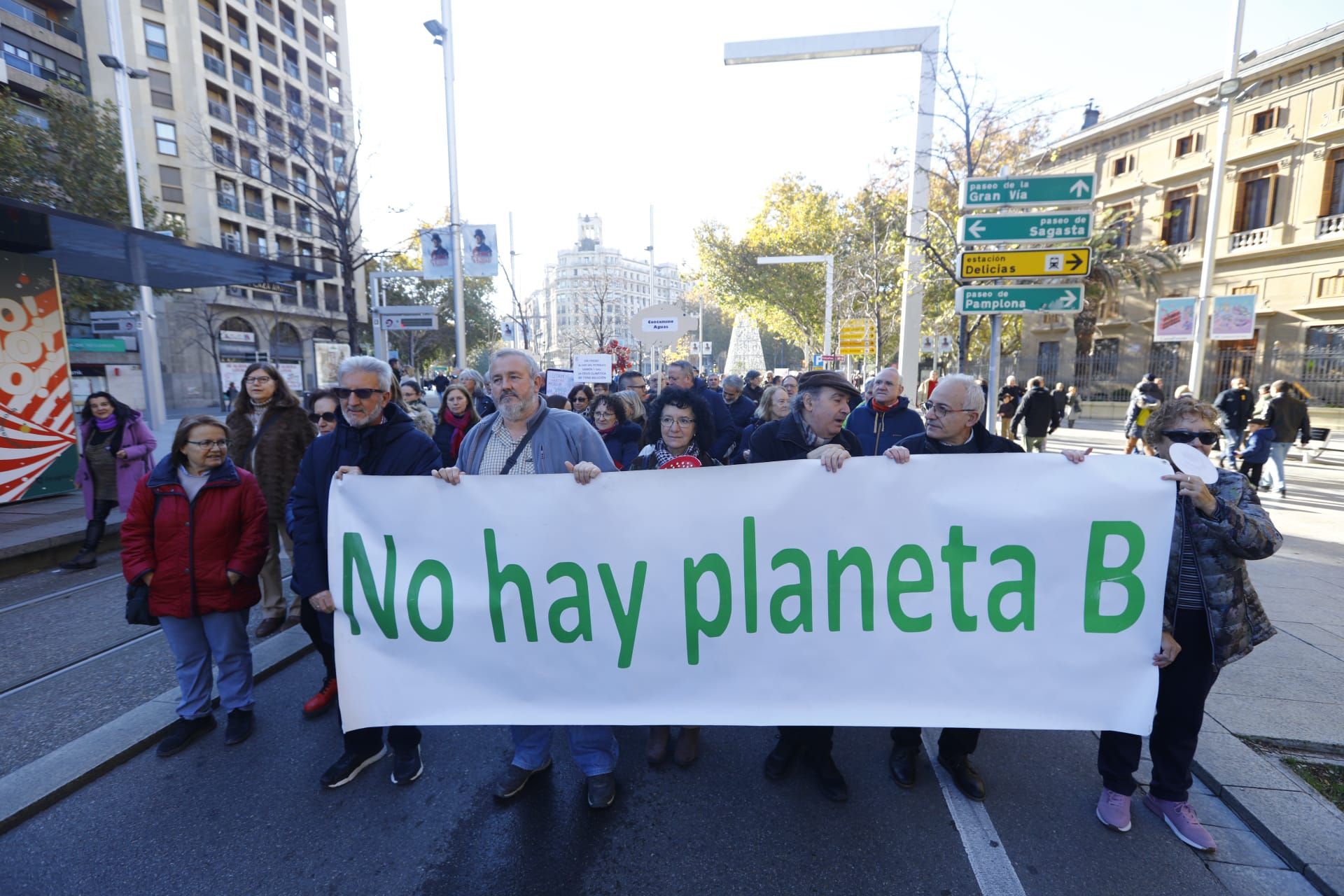 'No hay planeta B' o 'ganadería industrial no', entre las pancartas de la protesta por el cambio climático