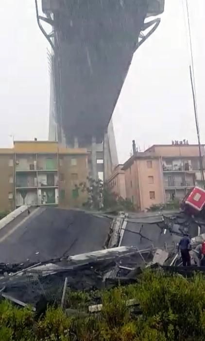 Decenas de muertos al desplomarse un puente de una autopista en Génova