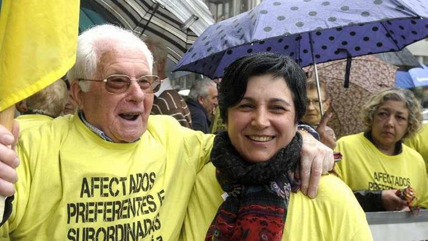 Los preferentistas en la protesta que celebró la recuperación de los fondos.