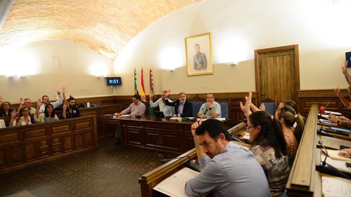 Plasencia vota por unanimidad la solicitud del interés nacional para la Semana Santa.