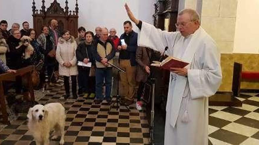 Un momento de la bendición.