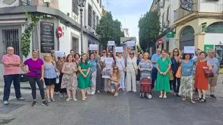 Una treintena de vecinos se concentran para pedir más seguridad en el casco histórico de Córdoba