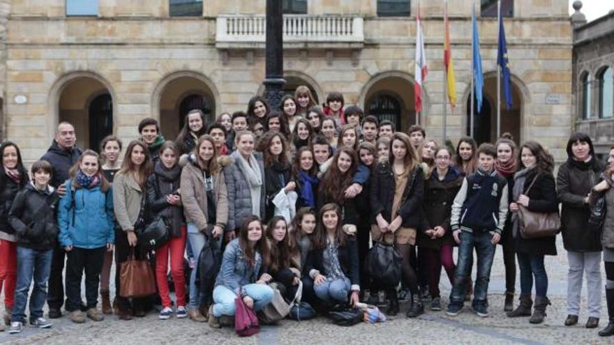 Recepción a alumnos del Feijoo y el Codema con sus compañeros de Trowbrigde y Burdeos