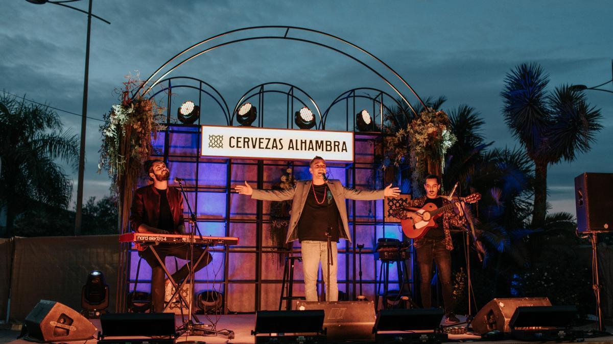 Concierto de Muerdo durante la inauguración del Jardín Cervezas Alhambras.