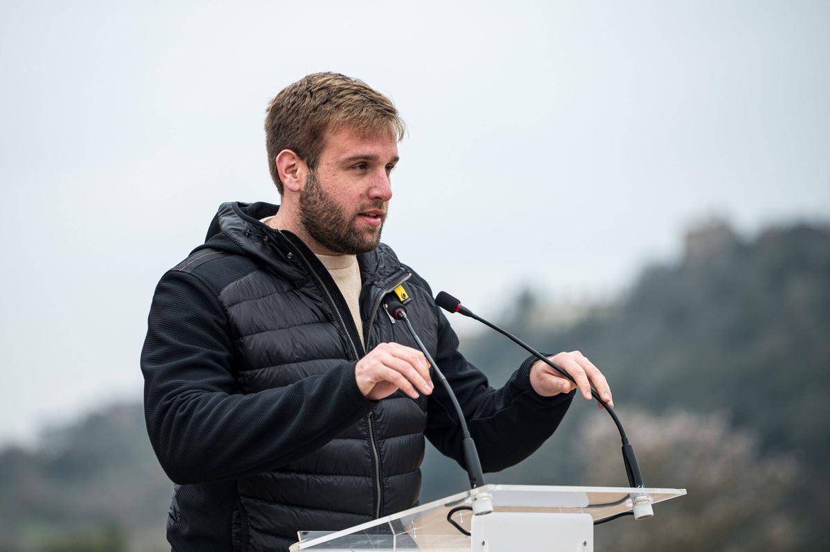 Imatges de la inauguració de la nova pista d'atletisme de Puig-reig