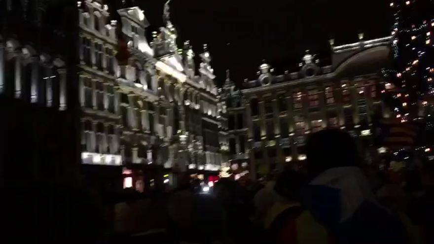 Els catalans es fan sentir a la Grand-Place de Brussel·les