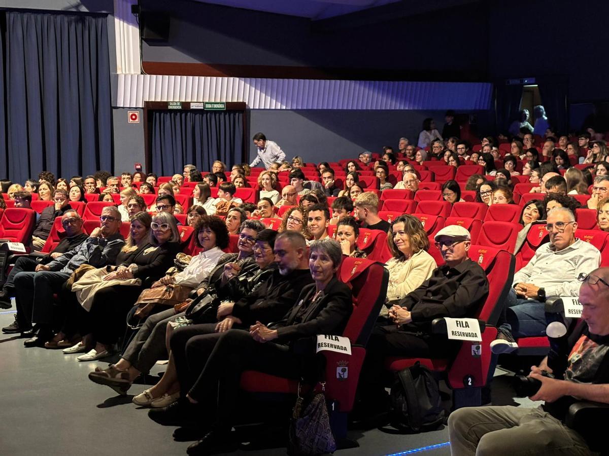 El Centre Municipal Bernat i Baldoví ha acogido la entrega de premios.
