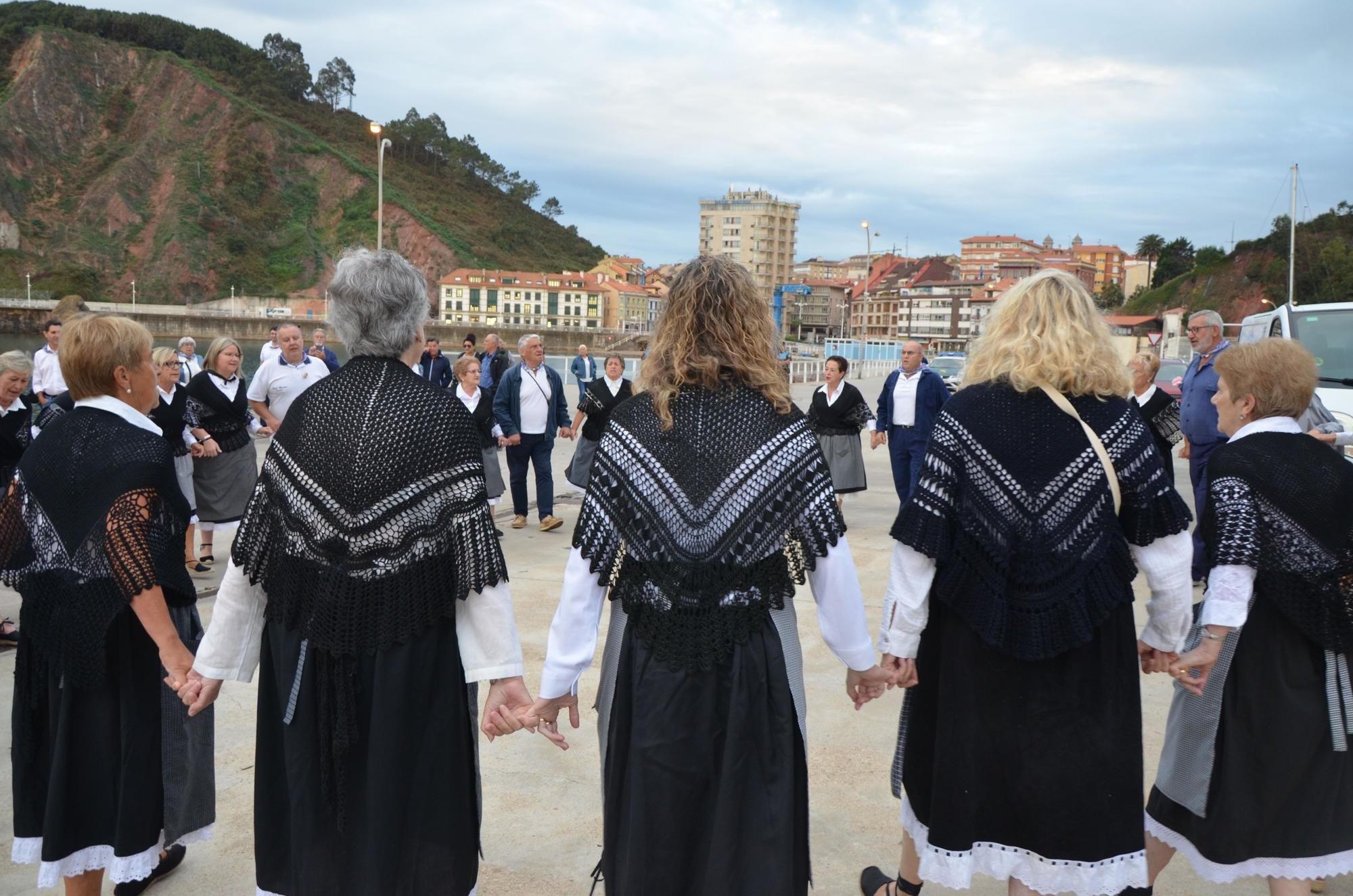 Emoción en la Alborada de Candás: todas las imágenes de la emblemática cita de la villa marinera