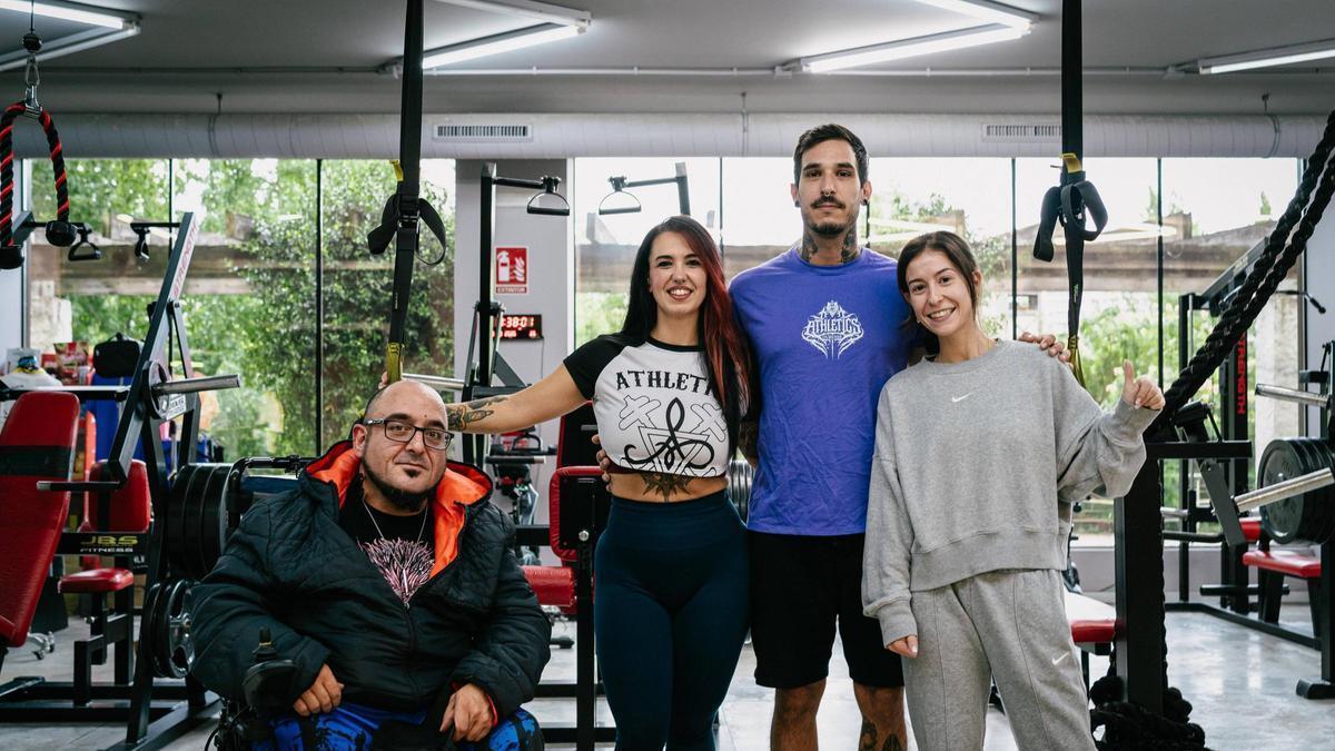Monitores y usuarios de Athletics Centro de  Entrenamiento, este sábado.