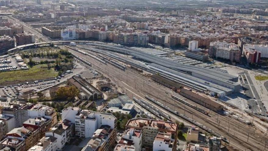 Fomento bloquea la Estación Central pero licita por 650 millones la Sagrera