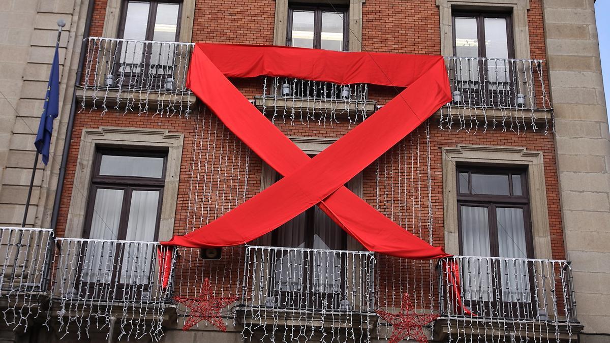 Lazo rojo contra el sida en Zamora.