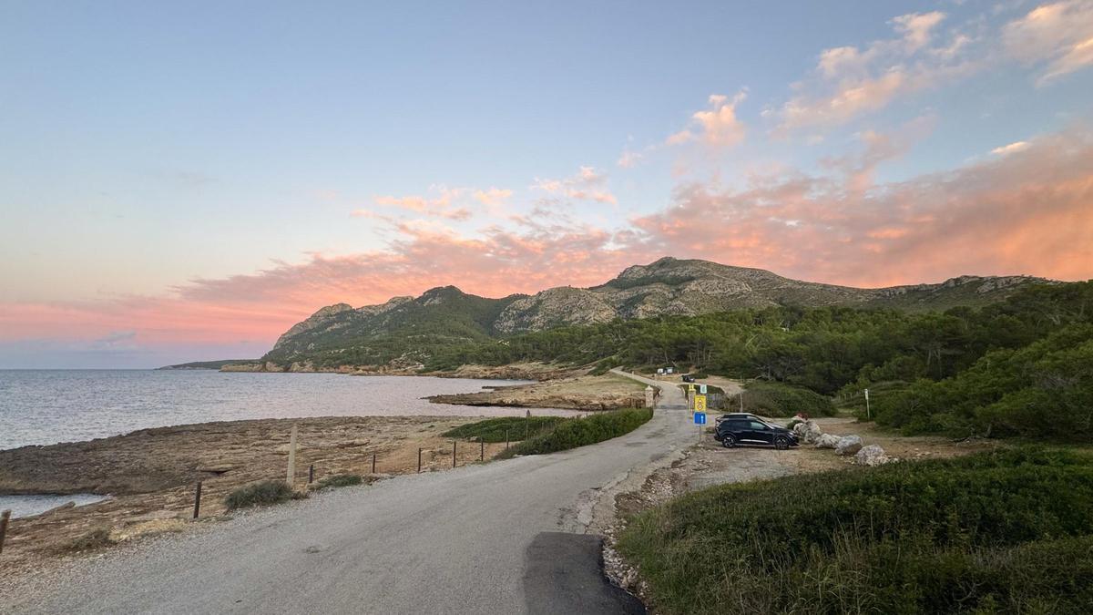 Imagen de la zona de sa Ferradura, cerca de la Victòria, por donde está prevista la entrada del segundo cable eléctrico.