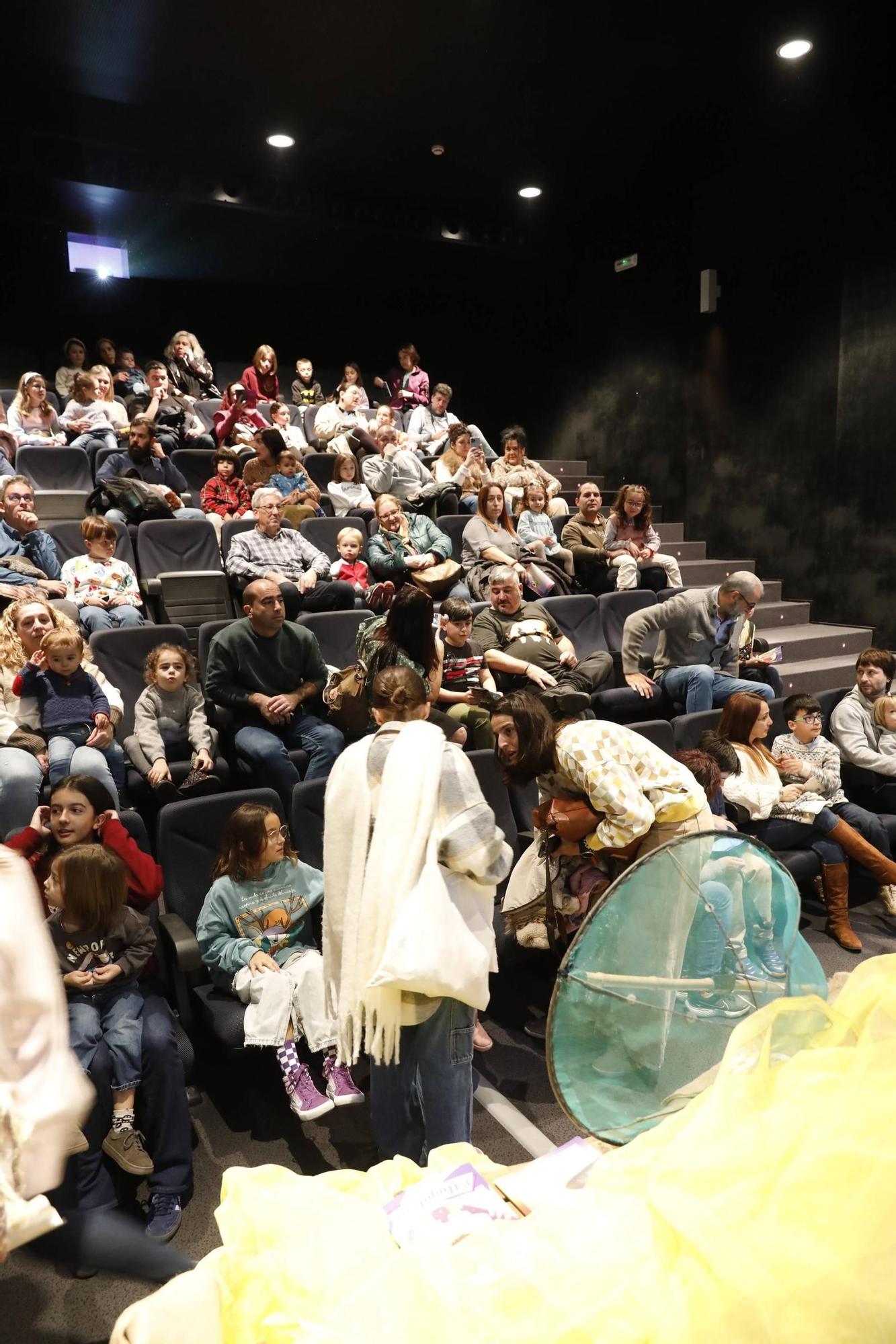 La charla telemática de El Anguleru con niños en el Acuario de Gijón, en imágenes