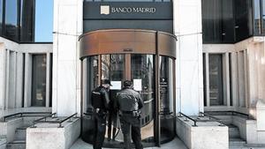 Banco de Madrid en la plaza de Margaret Thacher de Madrid